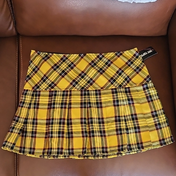 Tripp nyc Dresses & Skirts - Tripp NYC Yellow Plaid Pleated Mini Skirt Medium